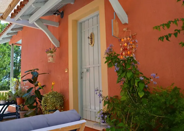 Mihaila Seaside: 2 Bedroom Bungalows Kefalonia