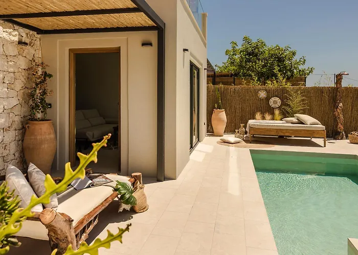 Hilaritas Sea View Suites